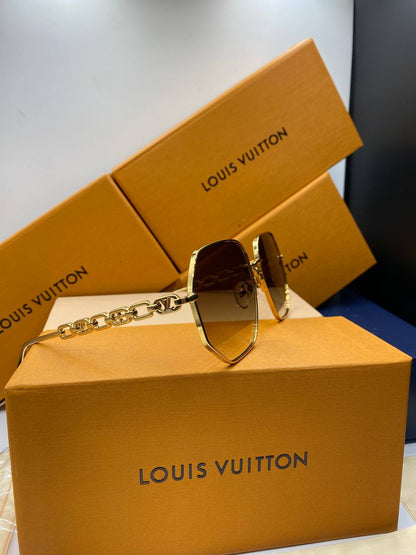 Lunette LV MASTER QYALITY avec emblallage cadre Gold