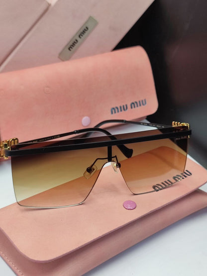 Lunette Miumiu en Noir et Gold MASTER QUALITY avec emballage